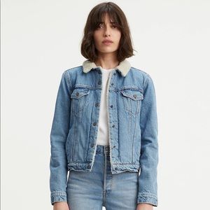 Levi Sherpa Trucker Jean Jacket xs